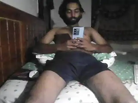 Snapshot of Bluelover0812 chatting on February 28, 2025, 8:18 pm Bluelover0812 online show from February 28, 2025, 8:18 pm