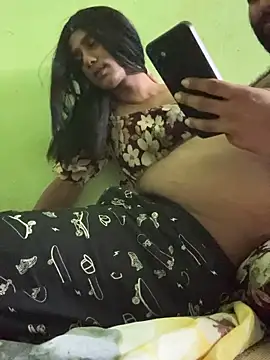 Snapshot of Bluelover0812 chatting on November 6, 2025, 7:40 pm Bluelover0812 online show from November 6, 2025, 7:40 pm