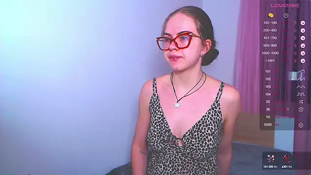 Sarah HS online show from March 13, 2025, 4:23 pm