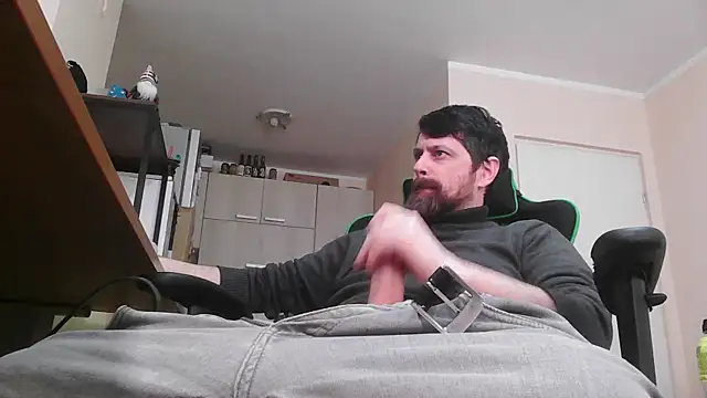 Snapshot of DickStaza chatting on February 18, 2026, 2:13 pm DickStaza online show from February 18, 2026, 2:13 pm