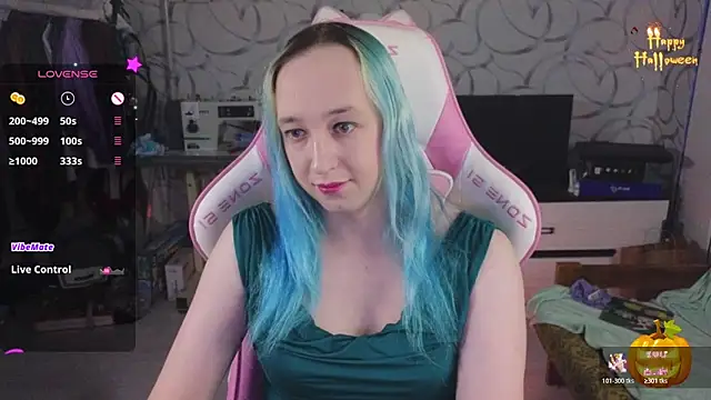 Snapshot of TheTrixy chatting on October 29, 2025, 9:08 am TheTrixy online show from October 29, 2025, 9:08 am