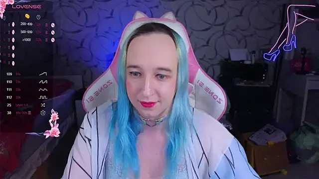 Snapshot of TheTrixy chatting on November 14, 2025, 5:44 am TheTrixy online show from November 14, 2025, 5:44 am