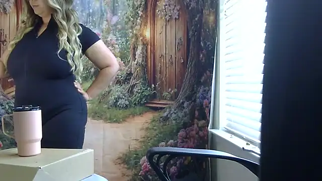 Paisleehaze online show from April 9, 2026, 2:56 pm