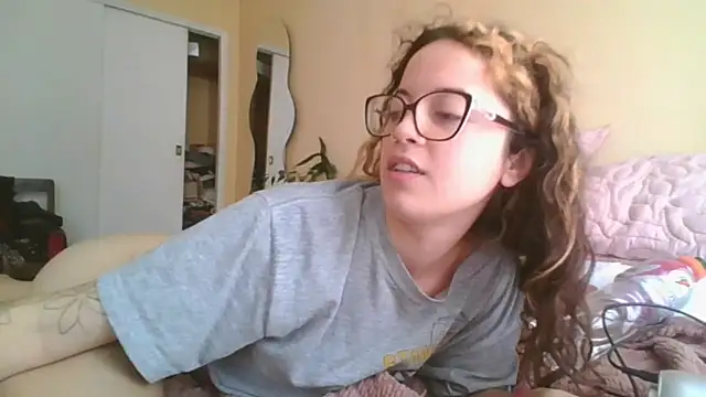 frikigyal online show from February 20, 2025, 1:08 pm