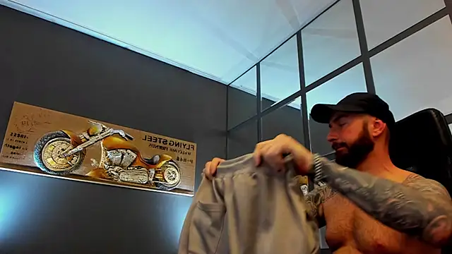 AronGrant online show from May 11, 2026, 9:43 am