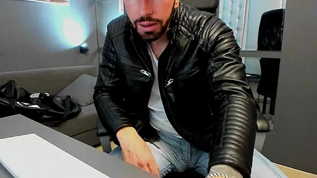 AronGrant online show from October 7, 2025, 8:48 am