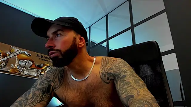 AronGrant online show from December 3, 2025, 10:14 am