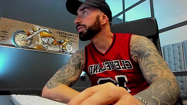 AronGrant online show from November 23, 2025, 11:20 am