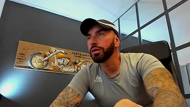 AronGrant online show from September 26, 2025, 10:44 am