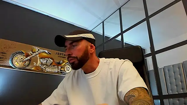 AronGrant online show from September 23, 2025, 10:44 am