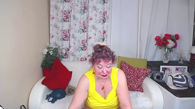 YourHotGranny online show from March 17, 2025, 12:25 pm