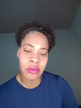 Snapshot of Su_Duarte_1 chatting on June 14, 2026, 3:41 am Su Duarte 1 online show from June 14, 2026, 3:41 am
