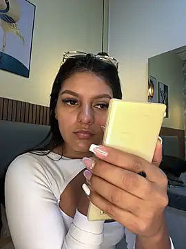 NicolleeEvanss online show from July 17, 2026, 10:23 am
