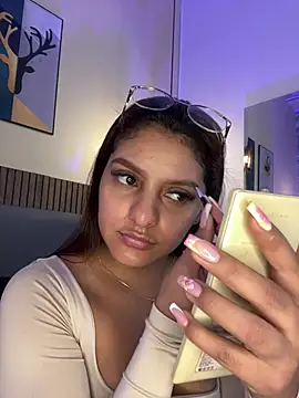 NicolleeEvanss online show from June 20, 2026, 10:31 am