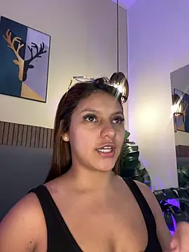 NicolleeEvanss online show from June 18, 2026, 11:04 am