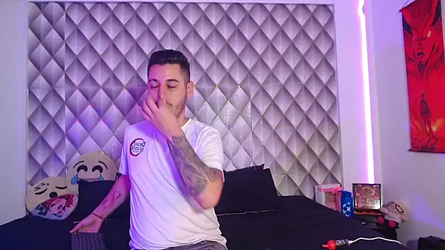 Snapshot of CoupleSwingerLatin chatting on March 22, 2026, 7:37 pm CoupleSwingerLatin online show from March 22, 2026, 7:37 pm