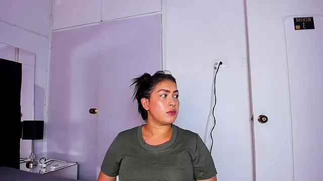 Miaa Garcia online show from March 22, 2025, 9:21 pm