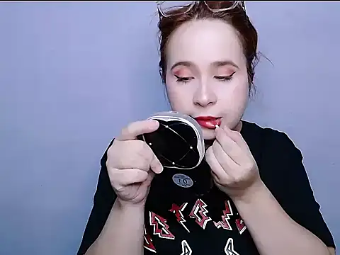 SubLayla01 online show from October 22, 2025, 4:39 pm