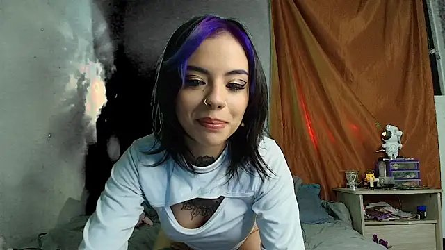 Alicia Ortiiz online show from January 18, 2025, 12:02 am