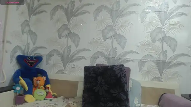 CamDiva113 online show from April 24, 2026, 11:07 pm