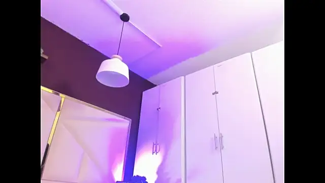 April bowie online show from October 27, 2025, 11:33 am