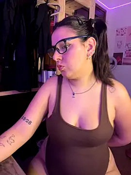 agoosvokk online show from October 21, 2025, 6:57 am