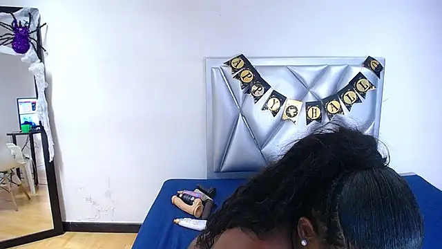 exotic karmella online show from October 25, 2025, 8:53 pm