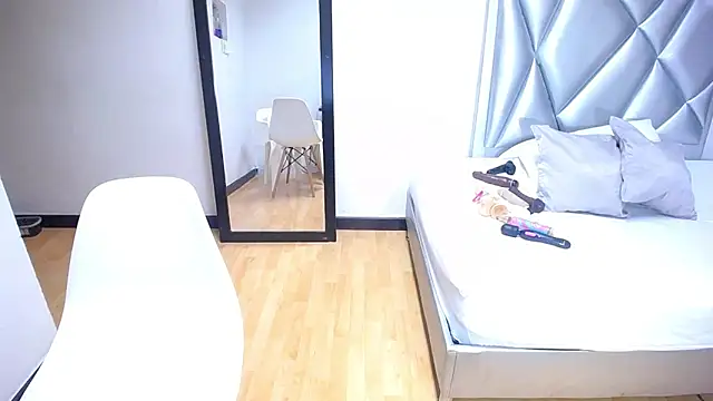 exotic karmella online show from March 20, 2025, 9:35 pm