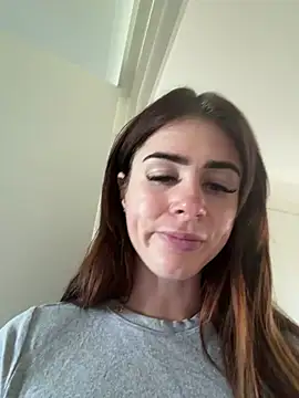 aus queen online show from December 16, 2025, 10:47 pm