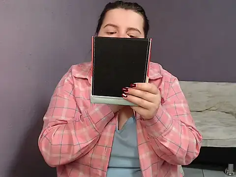 so shy online show from October 8, 2025, 6:37 am