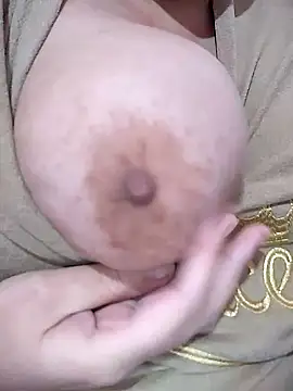 Snapshot of carmelasexy chatting on November 27, 2025, 5:46 pm carmelasexy online show from November 27, 2025, 5:46 pm