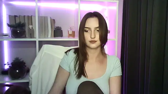 X Alisa online show from September 21, 2025, 6:46 pm