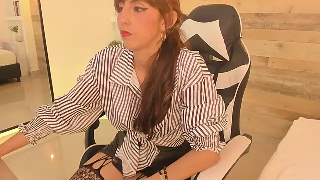 candy summer28 online show from February 26, 2026, 12:21 am