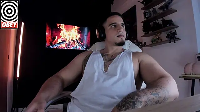 Snapshot of kingbear777 chatting on November 6, 2025, 8:07 am kingbear777 online show from November 6, 2025, 8:07 am