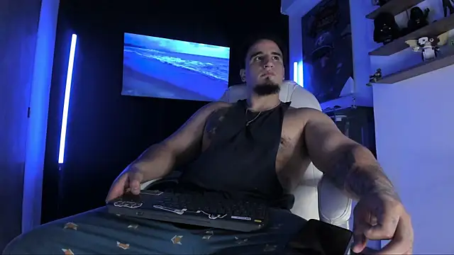 Snapshot of kingbear777 chatting on September 15, 2025, 10:43 pm kingbear777 online show from September 15, 2025, 10:43 pm