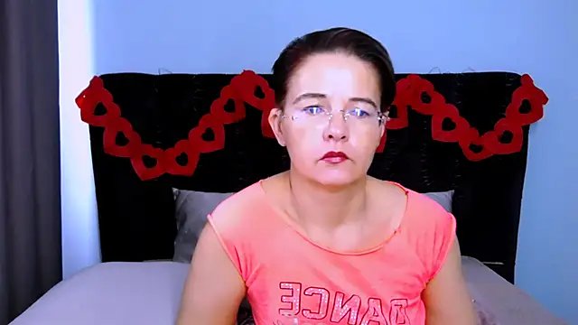 Snapshot of StaceyDarling chatting on February 15, 2026, 6:47 am StaceyDarling online show from February 15, 2026, 6:47 am