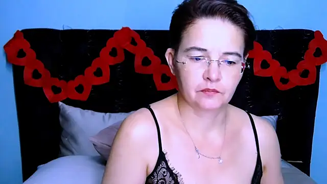 Snapshot of StaceyDarling chatting on February 11, 2026, 7:47 pm StaceyDarling online show from February 11, 2026, 7:47 pm