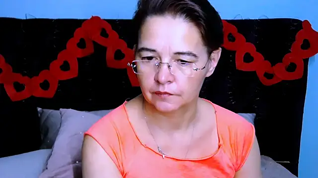 Snapshot of StaceyDarling chatting on February 16, 2026, 3:05 am StaceyDarling online show from February 16, 2026, 3:05 am