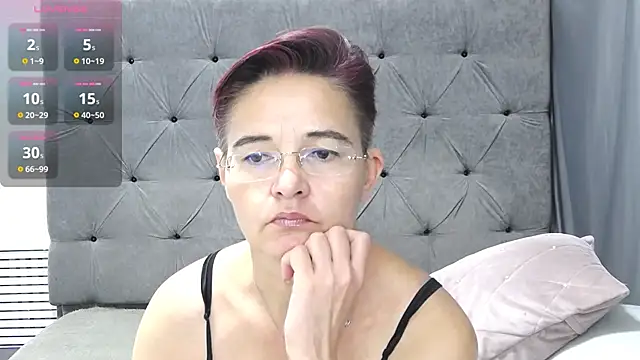 Snapshot of StaceyDarling chatting on November 22, 2025, 5:01 pm StaceyDarling online show from November 22, 2025, 5:01 pm