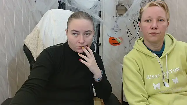 ElenaMaeer online show from November 1, 2025, 9:14 am