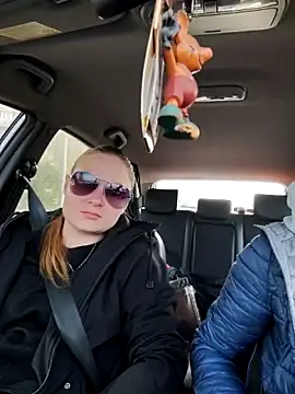 ElenaMaeer online show from October 6, 2025, 11:55 am