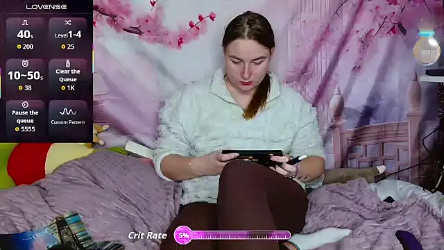 ElenaMaeer online show from December 15, 2025, 2:56 pm