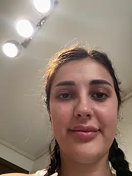 SophiaVilner online show from July 21, 2026, 3:35 pm
