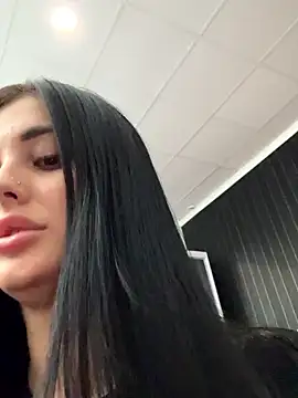 SophiaVilner online show from November 11, 2025, 6:03 pm