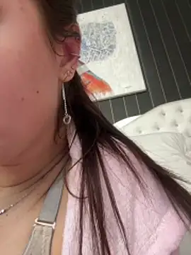 SophiaVilner online show from July 1, 2026, 5:46 pm
