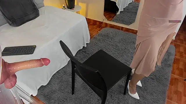 angieebaezz online show from March 19, 2025, 12:56 pm