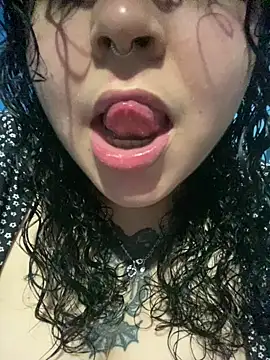Kimberliprivv online show from July 10, 2026, 5:13 pm