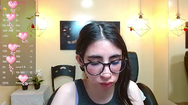 LenaRoses online show from December 5, 2024, 9:00 pm