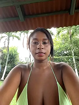 HanaThompson online show from March 18, 2025, 3:12 pm