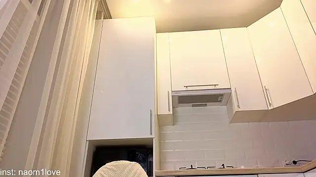 Naomi Girly online show from March 19, 2026, 6:08 pm